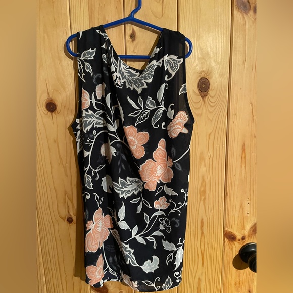 Loft Outlet Tank Top NWT - Picture 2 of 3